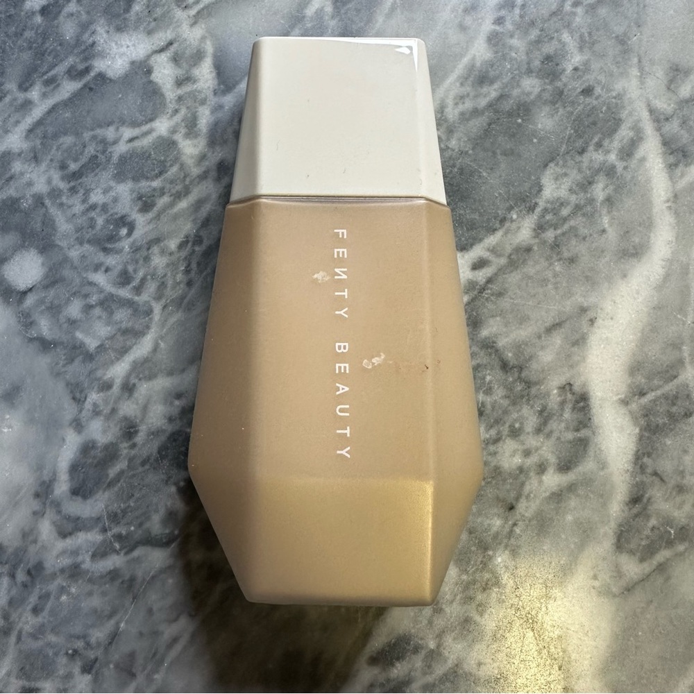 Fenty Beauty Eaze Drop Blurring Skin Tint 5